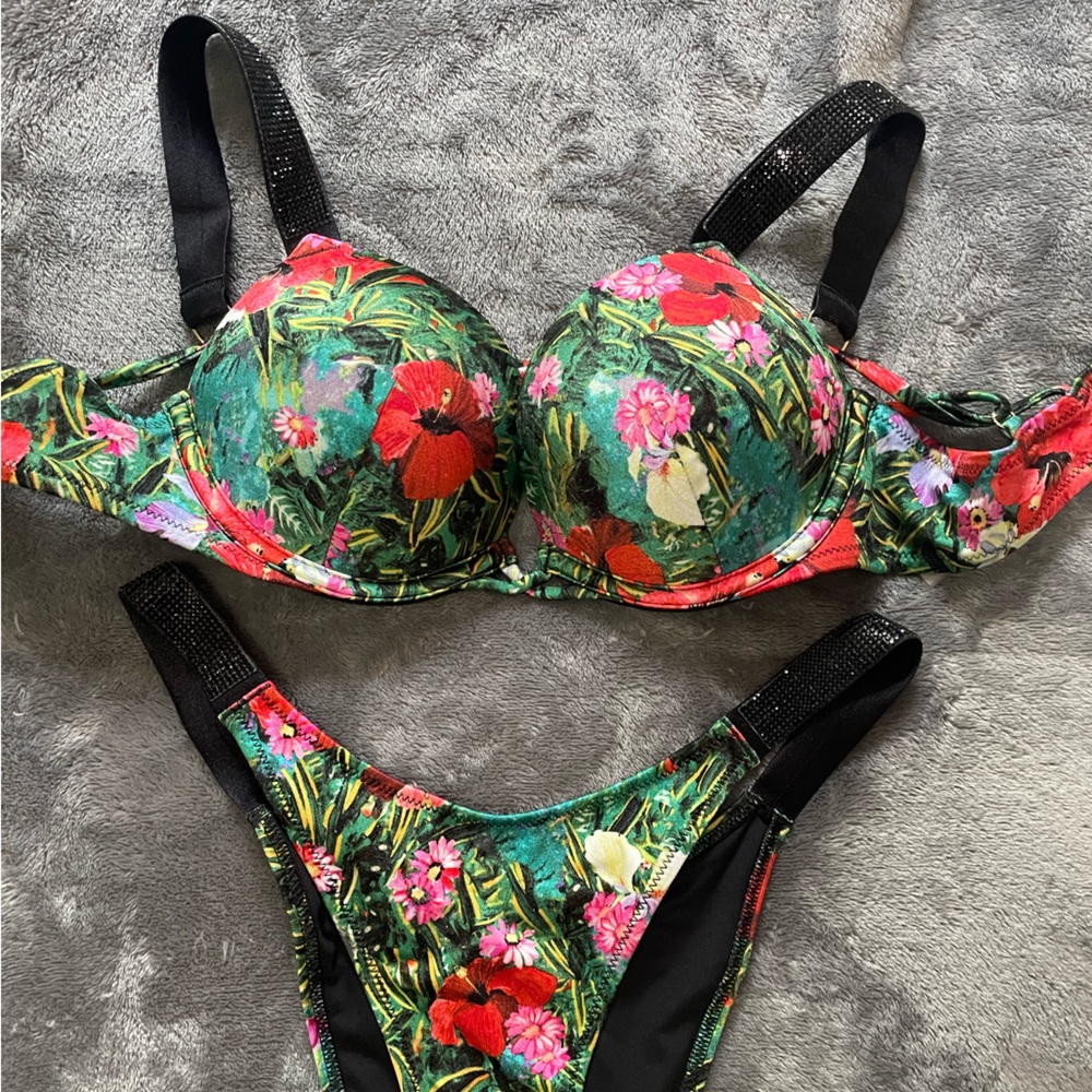 Victoria's Secret Red and Green Bikini Set 32B/S